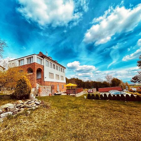 Vila Hořičky Exteriör bild