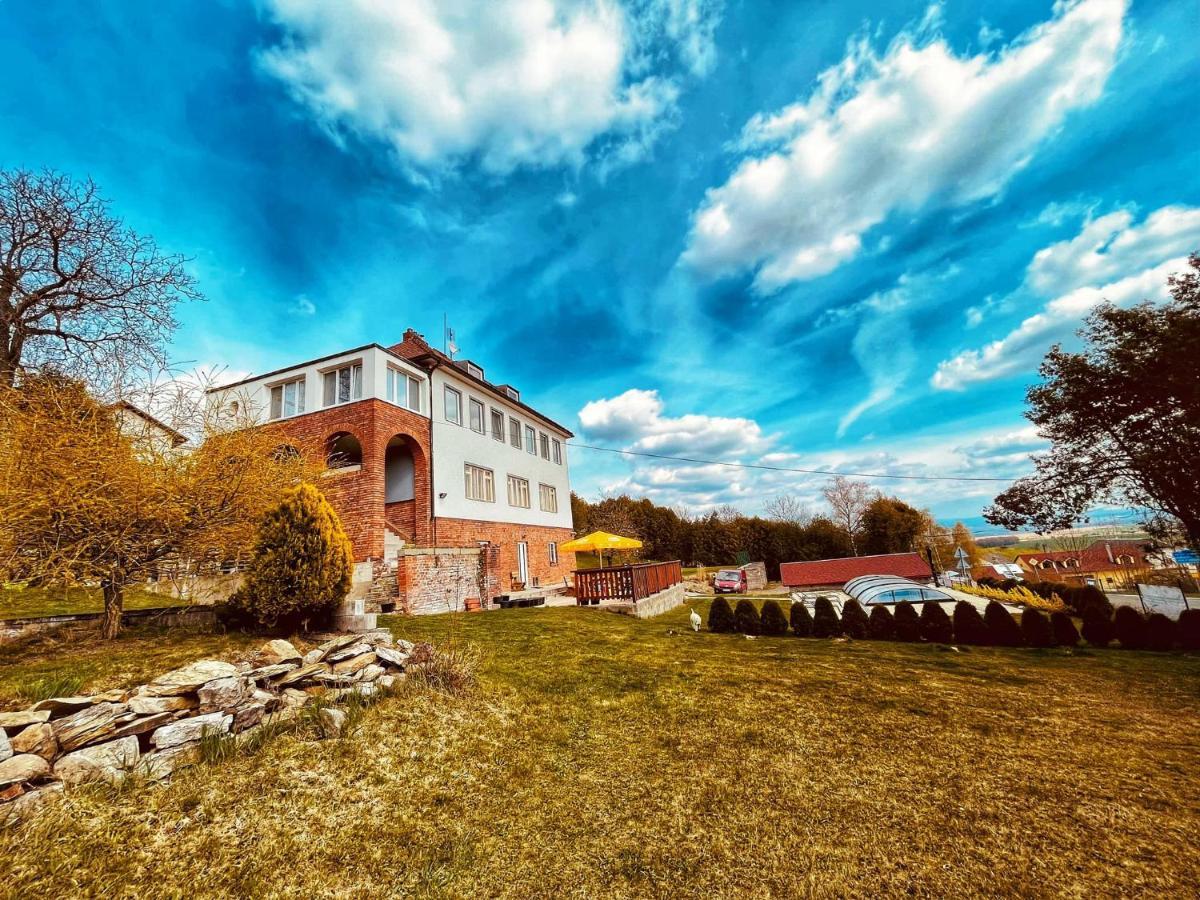 Vila Hořičky Exteriör bild